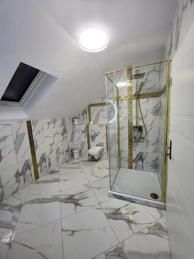 Apart Karkonosze - Klimatyzowany Apartament Charlotte Karpacz Na Deptaku Z Parkingiem W Cenie 0*,  Poland